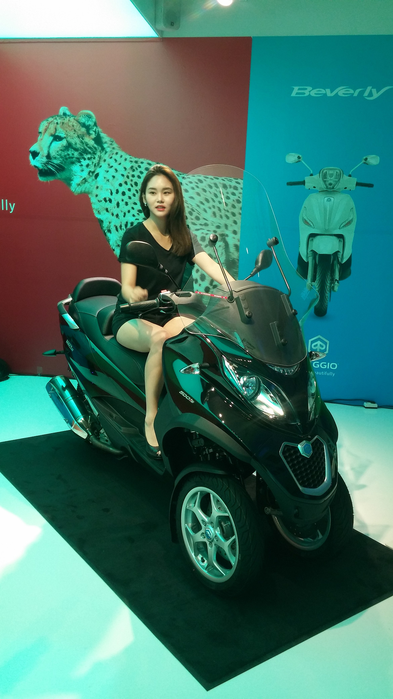 베스파&피아지오 런칭파티 (152).jpg