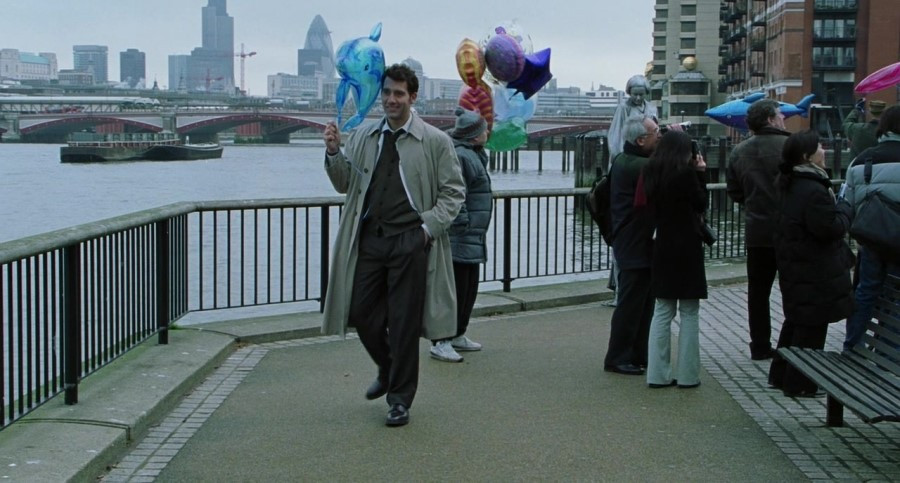 closer 풍선들고 잇는 소년 남자 여자 샷 (2).jpg