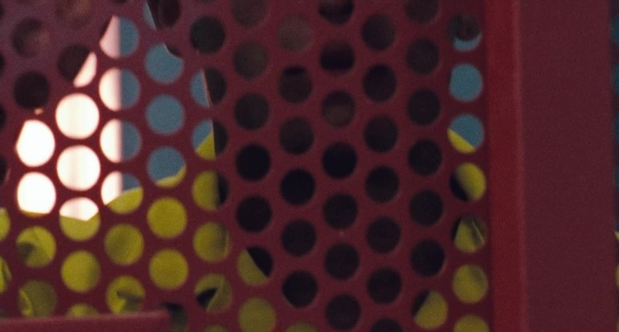 felon. 문 뒤에 입술 셔터.jpg