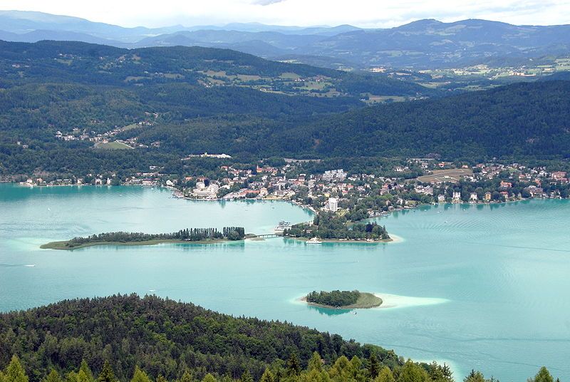 800px-Poertschach_am_Woerthersee_05072007_01.jpg