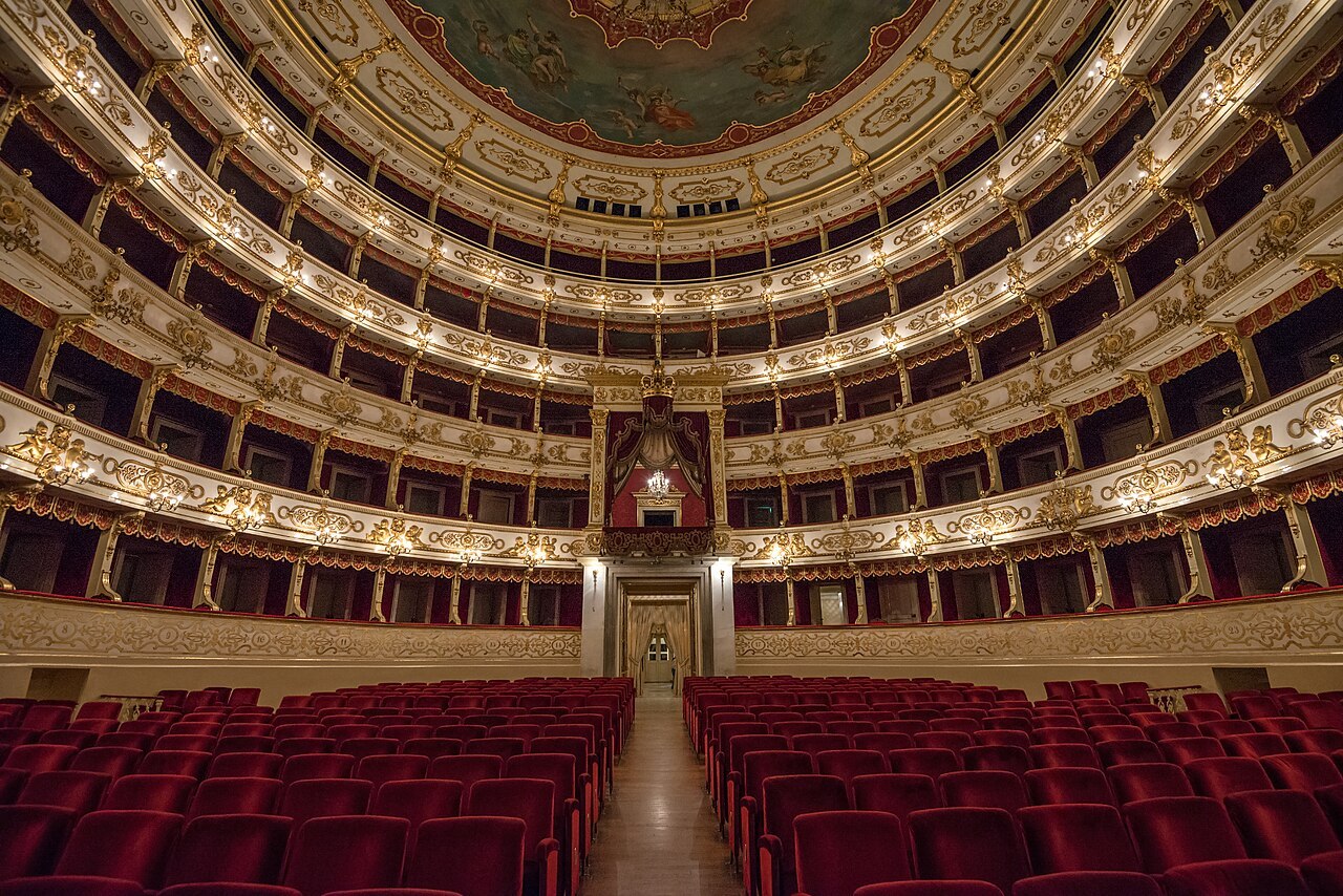 Interior_of_Teatro_Regio_(Parma)_2014-09-16.jpg