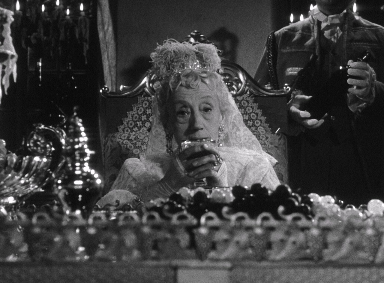 한여름 밤의 미소.Smiles of a Summer Night.1955.mkv_20250915_073702.245.jpg