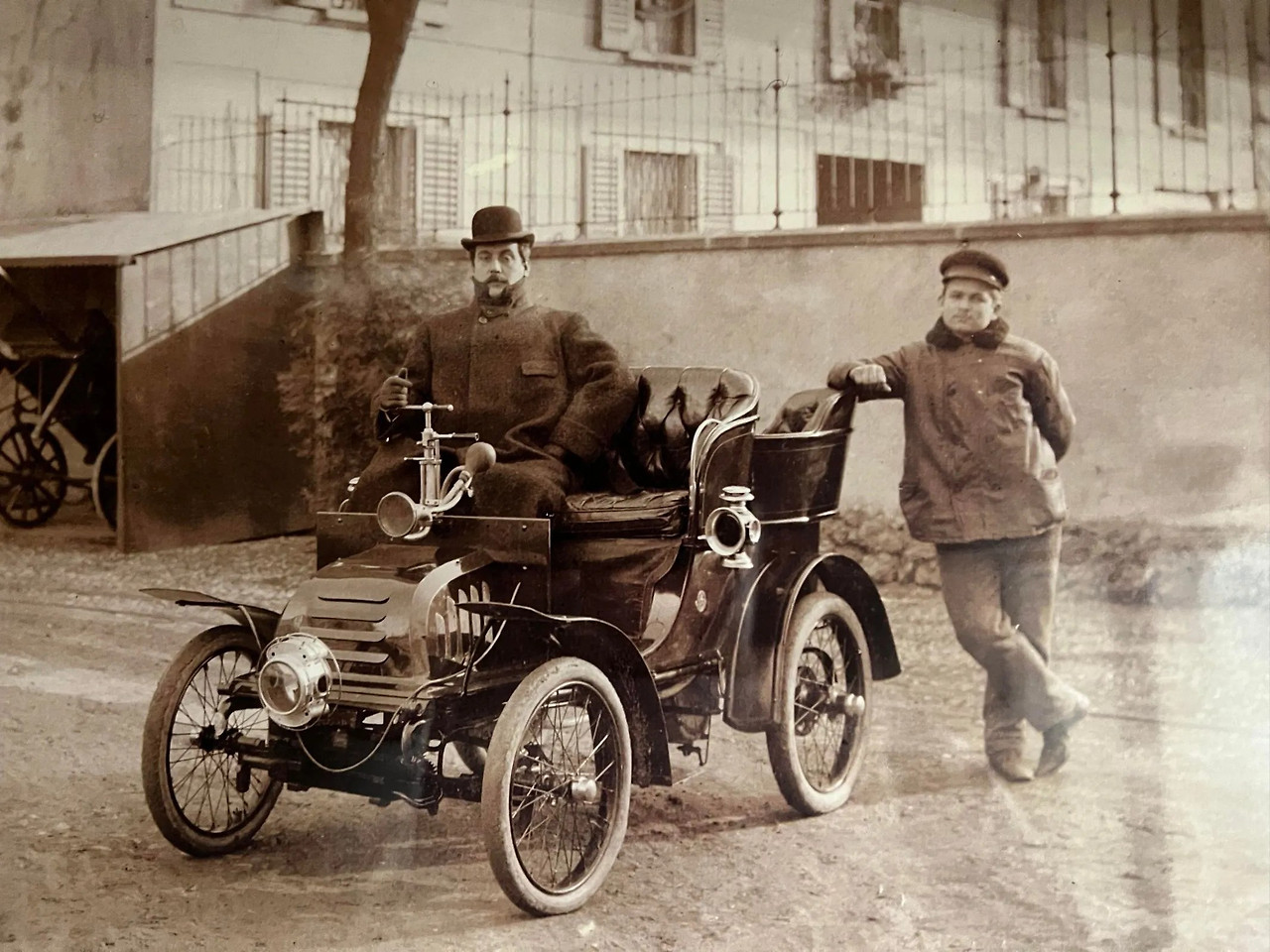 367710-puccini-car-c1904.jpg