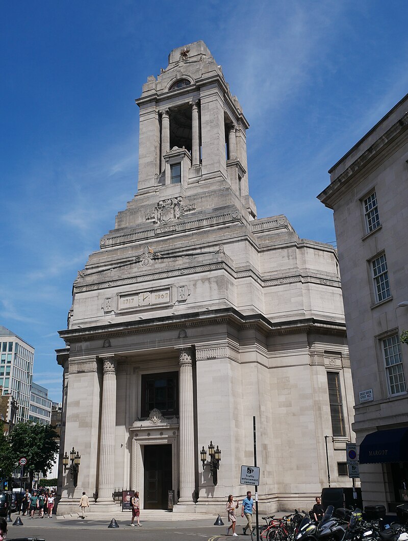 800px-Freemasons_Hall_%28West_Entrance_-_01%29.jpg