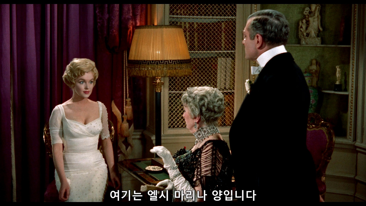 왕자와 무희.The Prince and the Showgirl.1957.mkv_20250113_110320.378.jpg