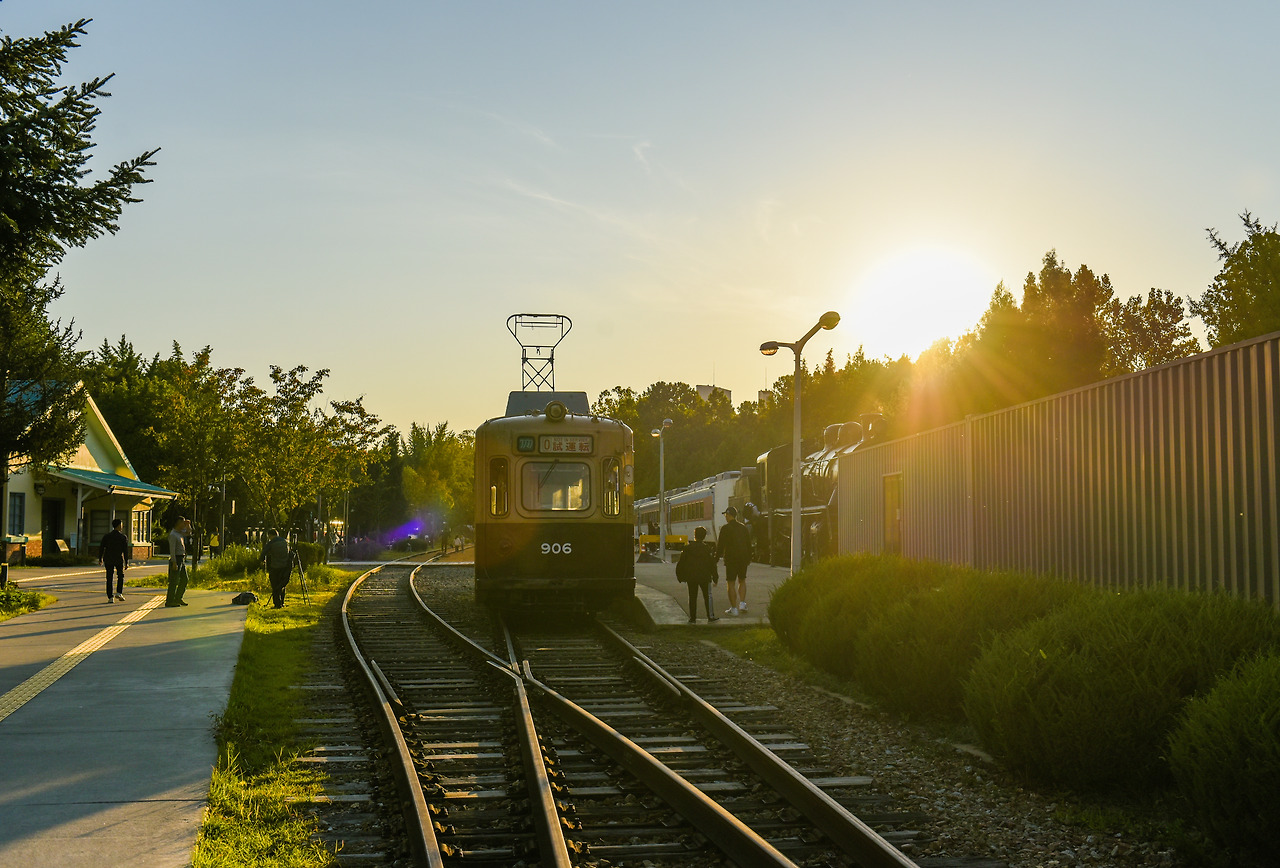 노을이 아름다운 경춘선숲길 화랑대역.jpg