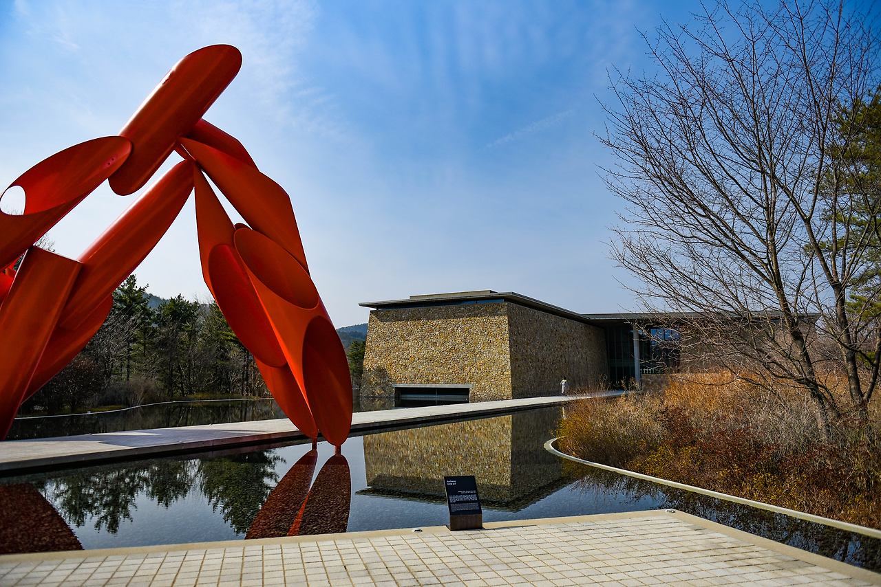 뮤지엄산 워터가든.jpg