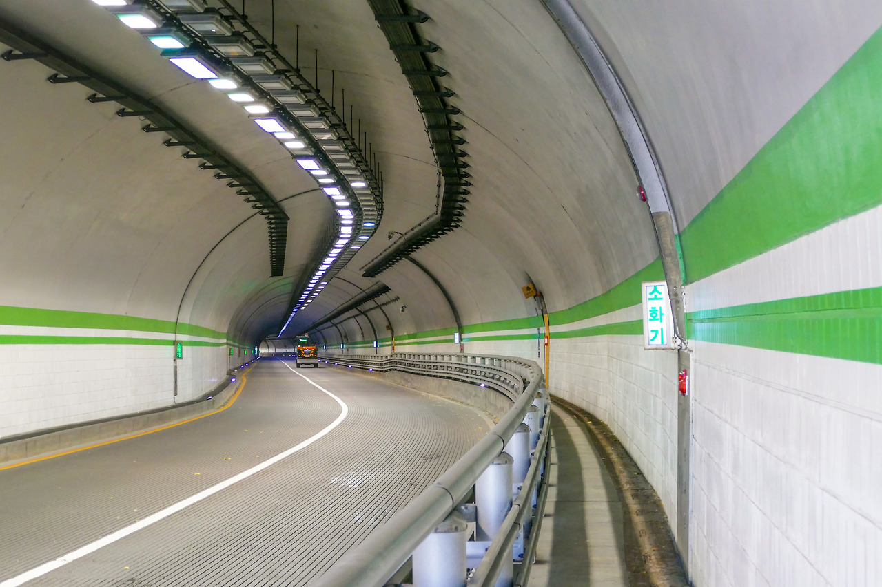 부암동 자하문터널 서울관광재단 제공.jpg