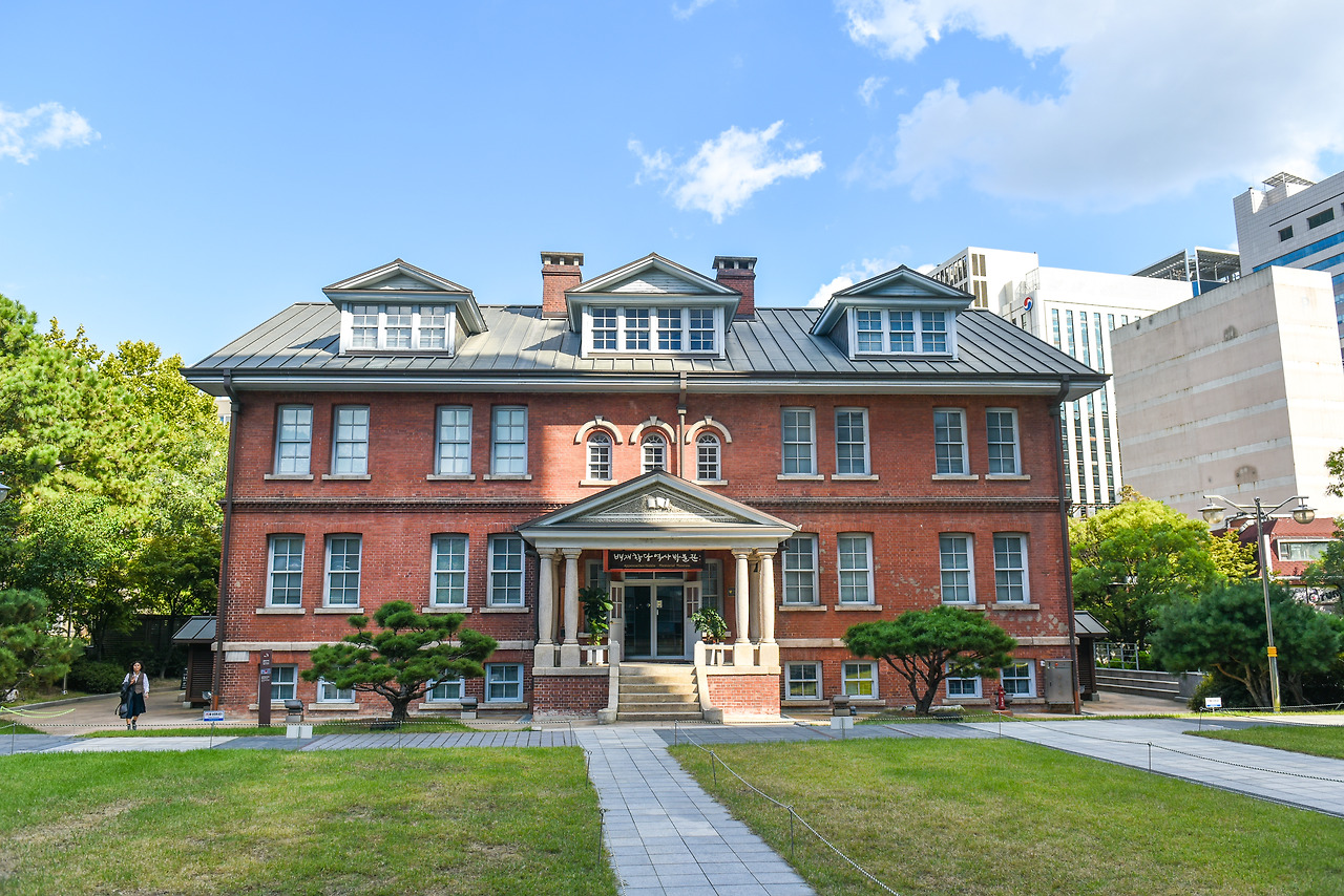 김소월의 모교인 배재학당.jpg