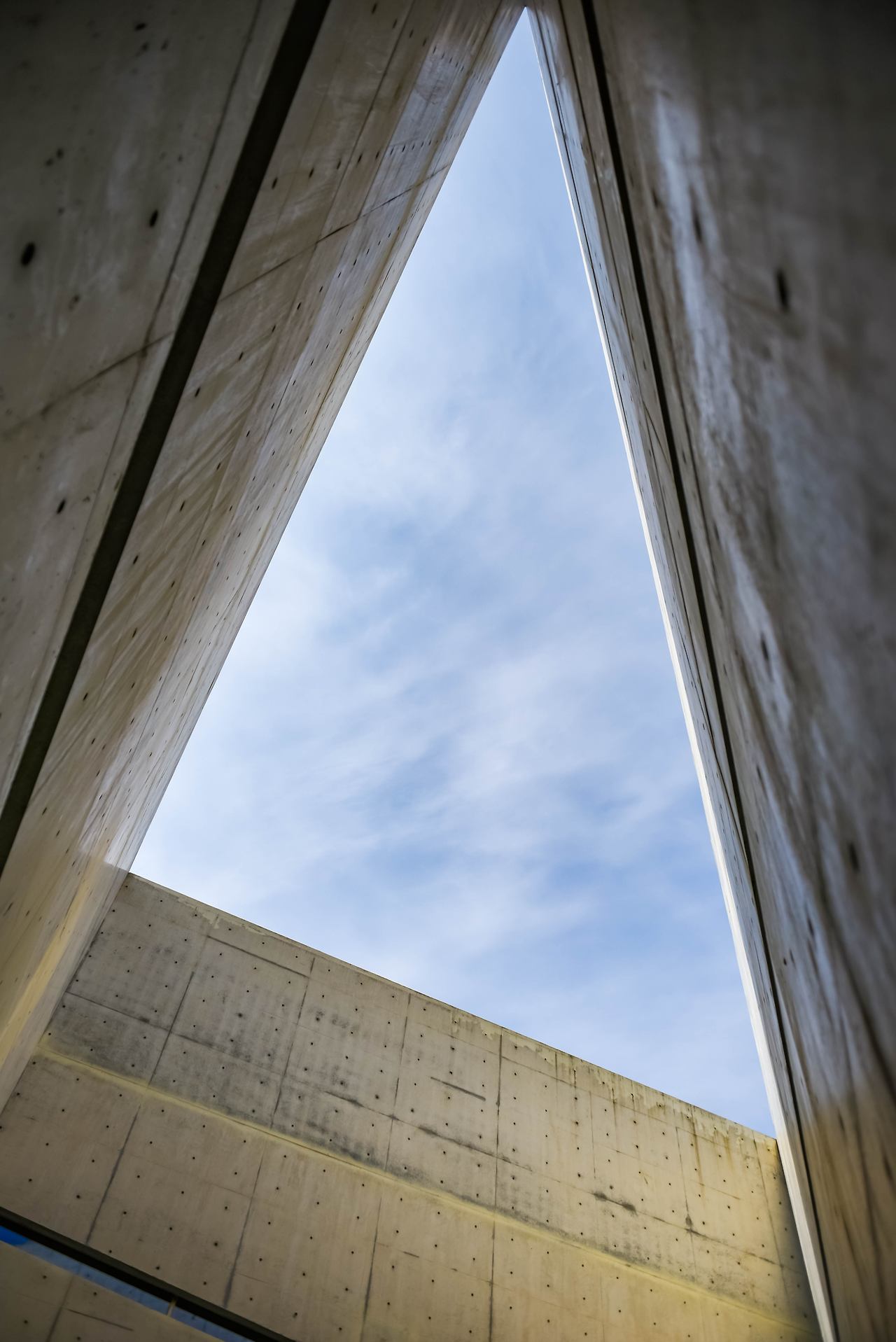 뮤지엄산 삼각코트.jpg