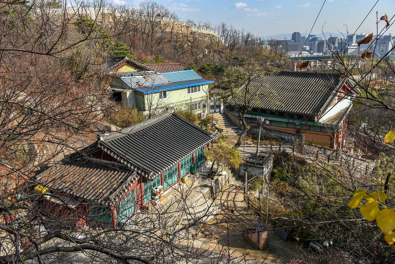 남산의 산신에게 제사지내던 곳국사당.jpg