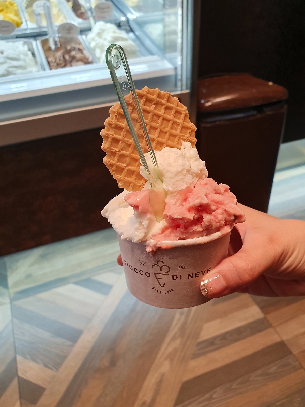 젤라또(앙구리아,_피오르_디_라떼).jpg