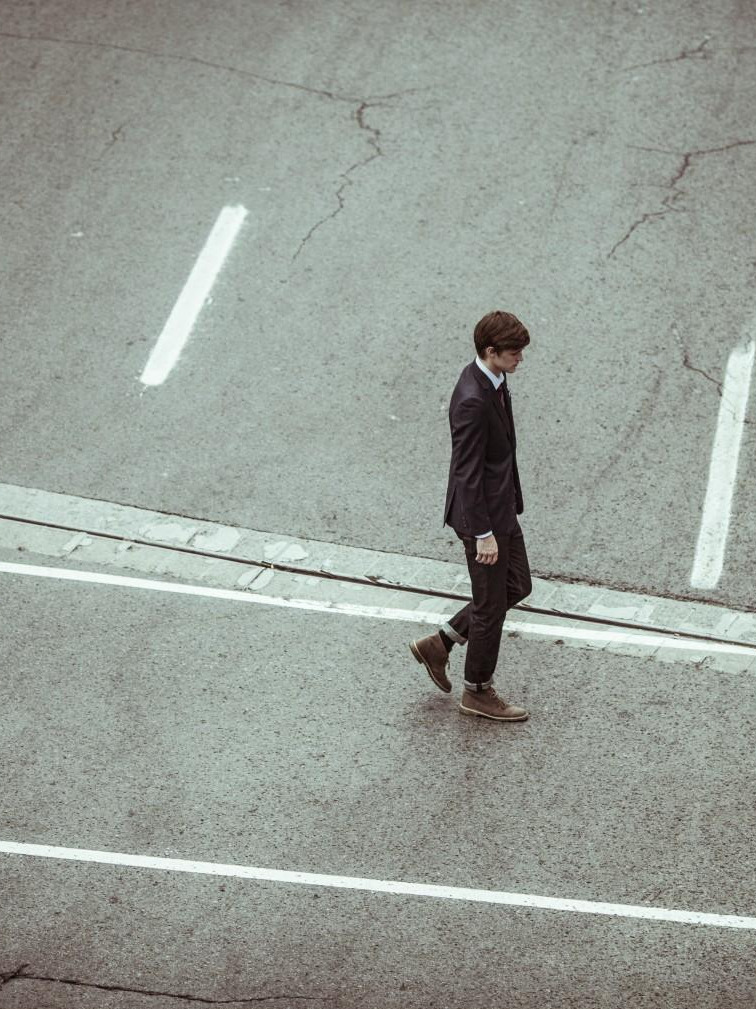 alone_business_businessman_crossing_crossroad_disappointed_disappointment_dude-948855.jpg