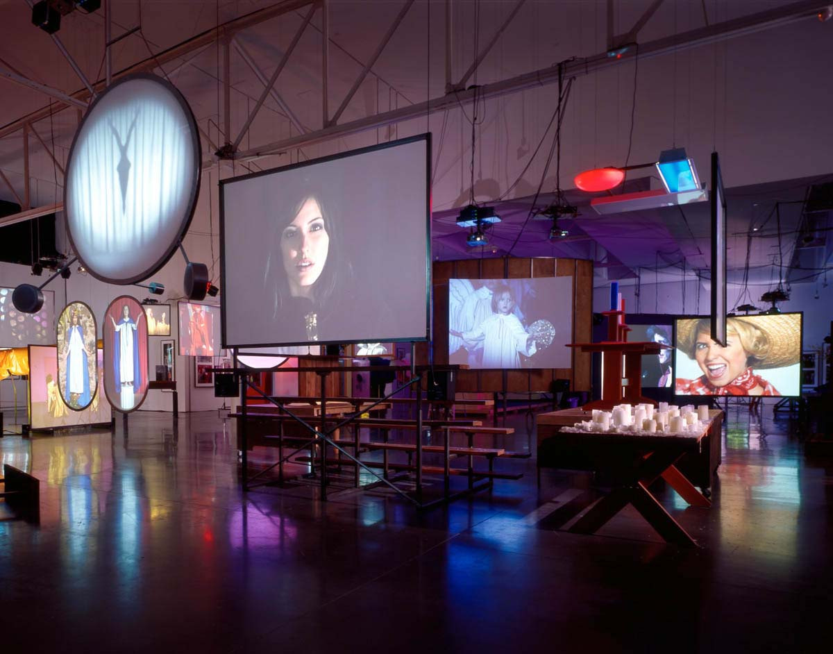 DAY IS DONE 전시장면.jpg