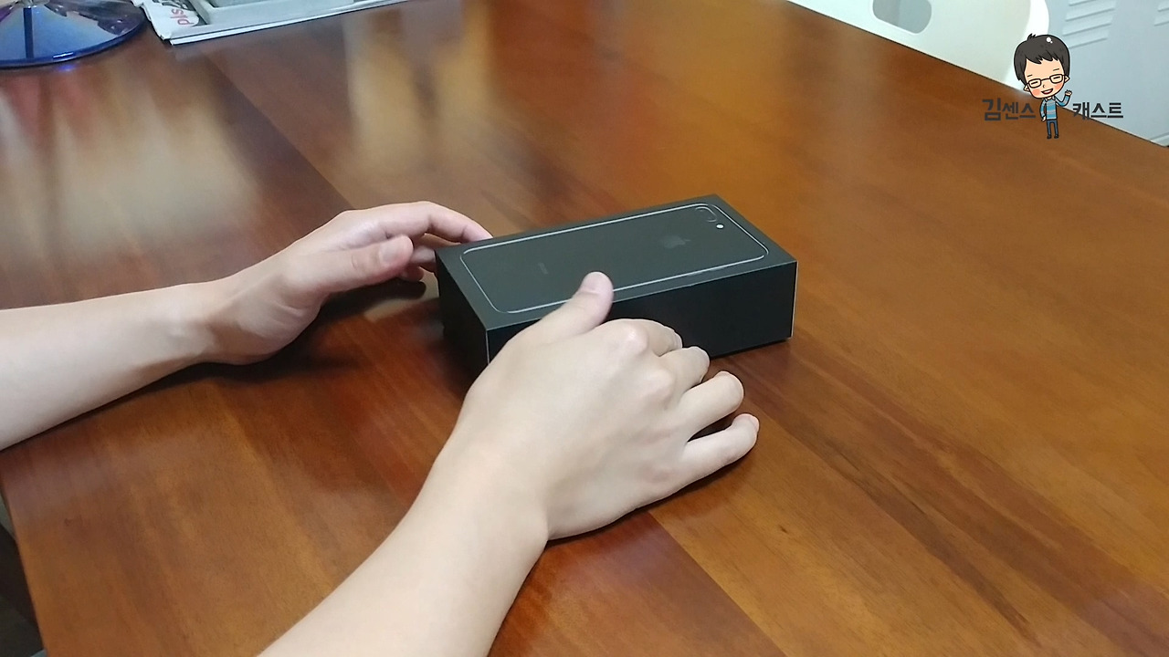 아이폰7 플러스 개봉기.mp4_20161023_082429.066.jpg