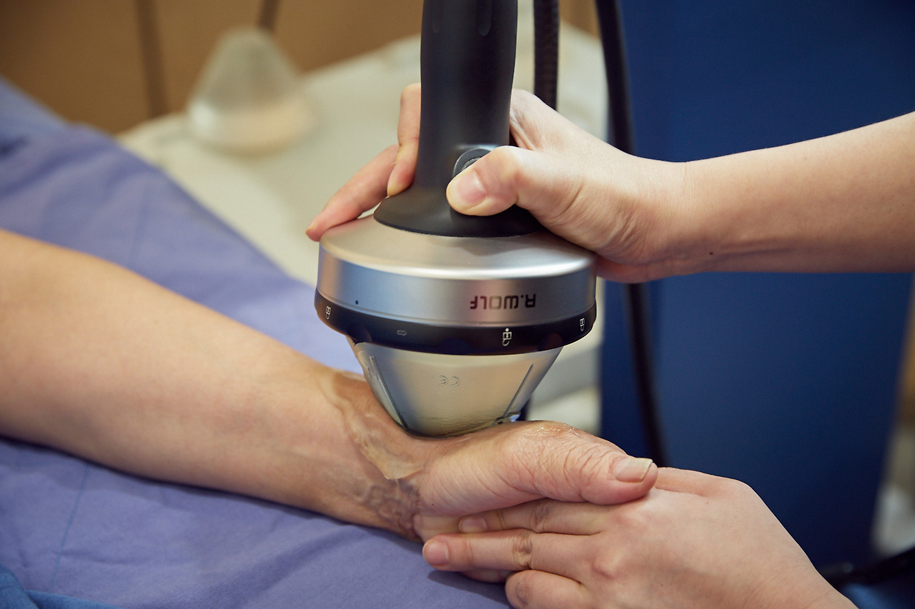 체외충격파(ESWT)_손목 (20).jpg