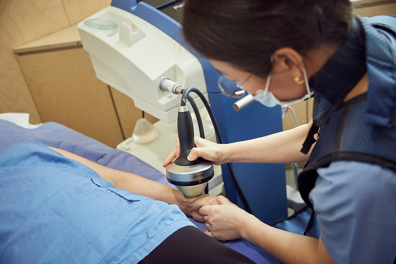 체외충격파(ESWT)_손목 (3).jpg