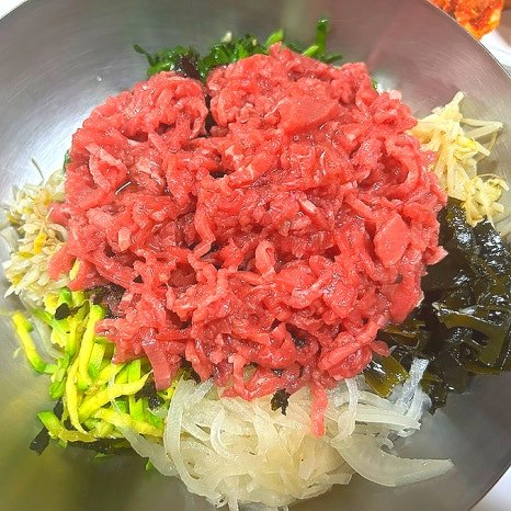 육회비빔밥.jpg