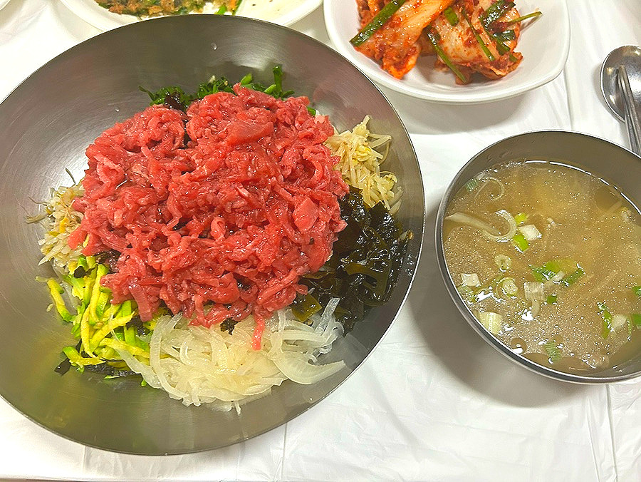 뭇국과 비빔밥.jpg
