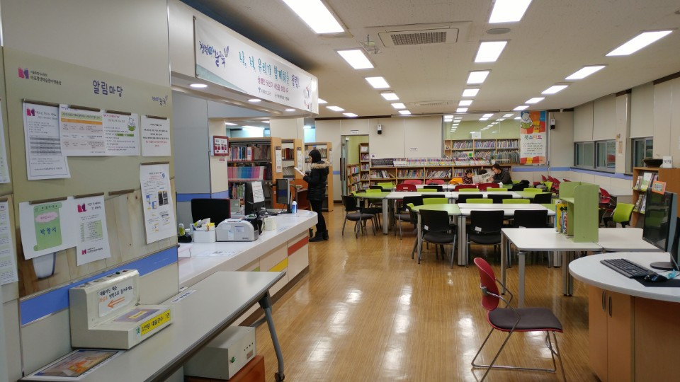 아현-어린이열람실8.jpg