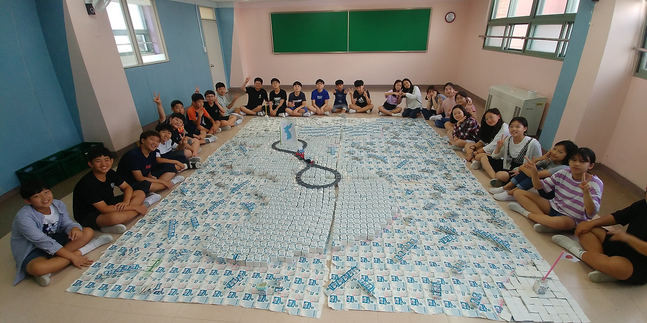 입선4-함께 통일우유를 나누다.jpg