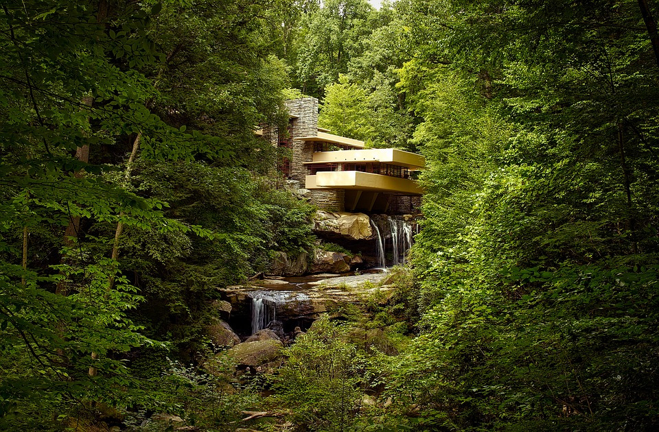 fallingwater-1626579_960_720.jpg