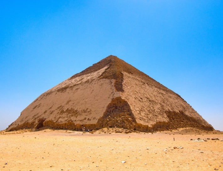 Bent-pyramid-at-Dahshur-Cairo.jpg
