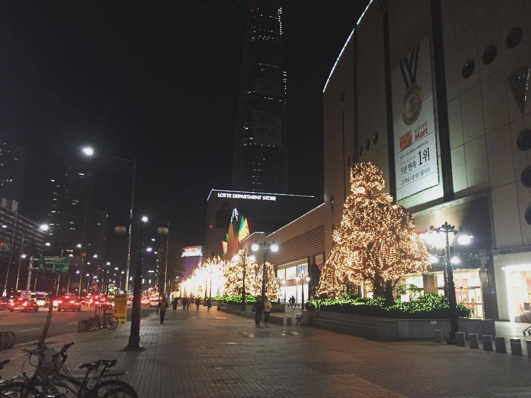 잠실역 롯데.jpg