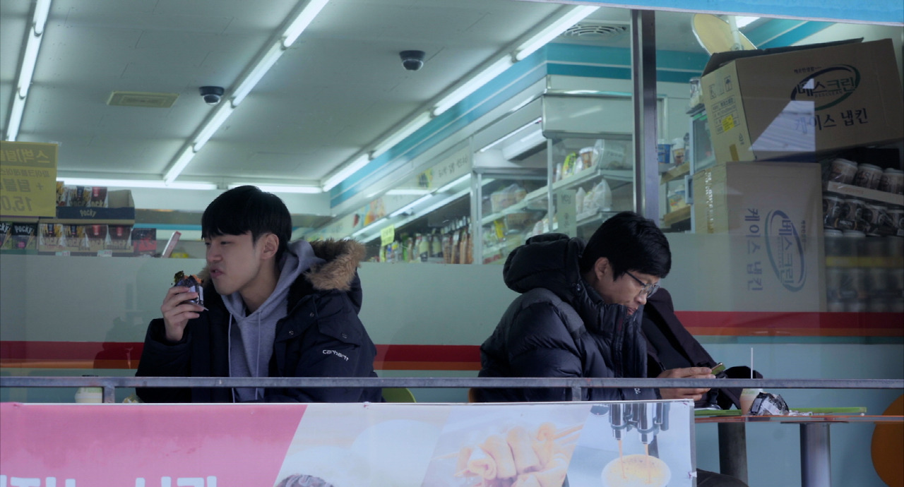 영화 구직자들_still 컷_1.jpg