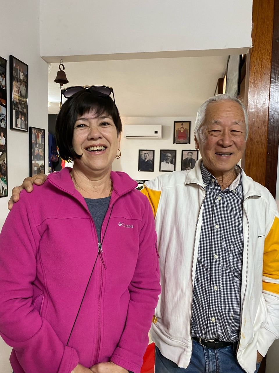 쿠바한국문화원장과 따님.jpg