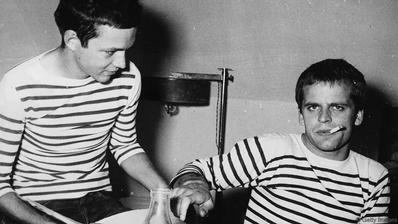 프렌치 navy getty image.jpg