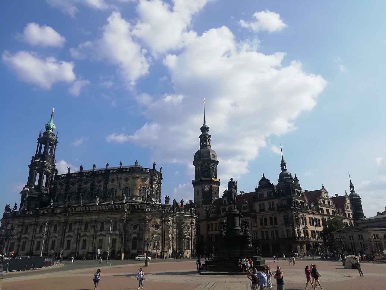 극장 광장(Theaterplatz)  사진 5-3.jpg