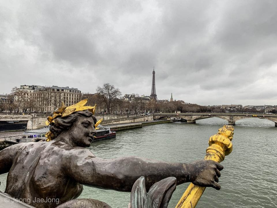 파리의 다리.jpg