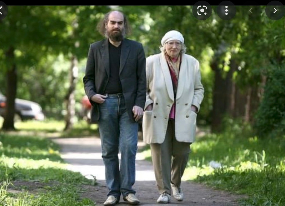 Perelman-and-his-mother.jpg