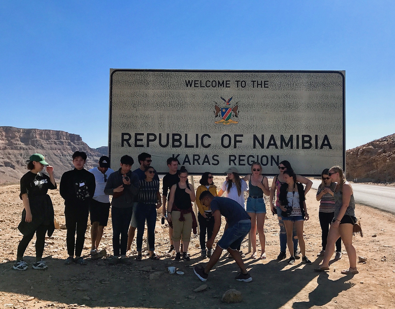 7.나미비아 간판 단체.jpg