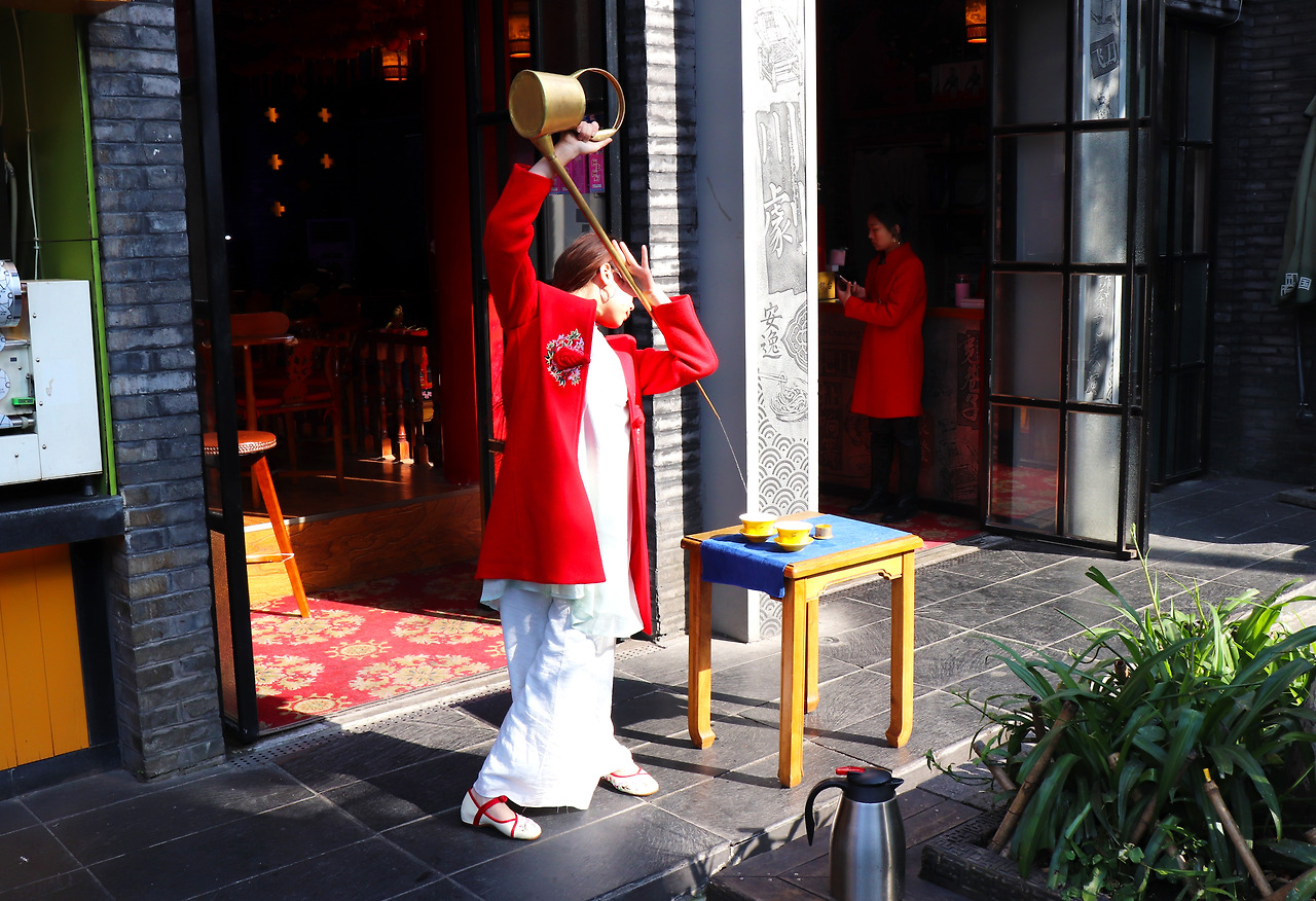 19 차따르는 묘기 3.jpg