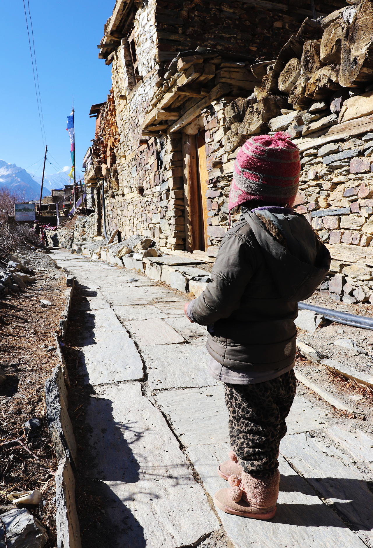 21 마을의 아이.jpg