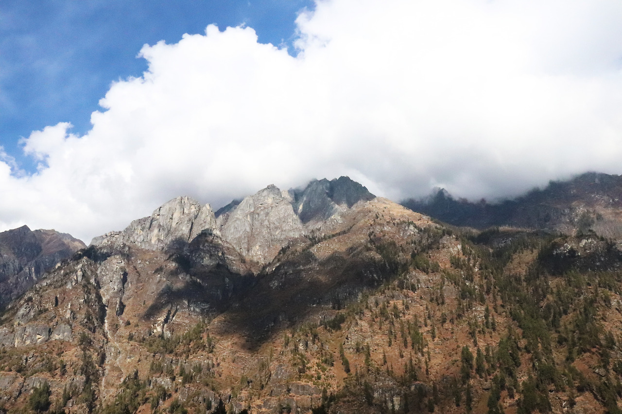 3 구름이 예쁘게.jpg