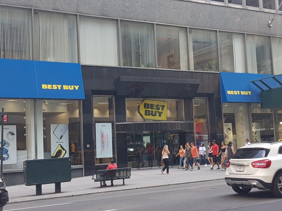 베스트바이 매장.jpg