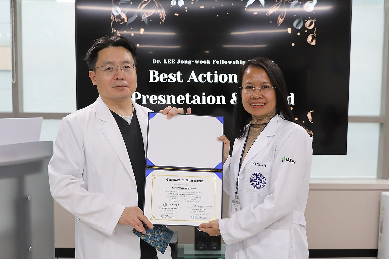 라오스 수료식5.jpg