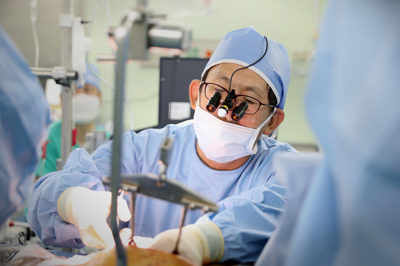 [사진]관상동맥우회술 이미지 사진.jpg