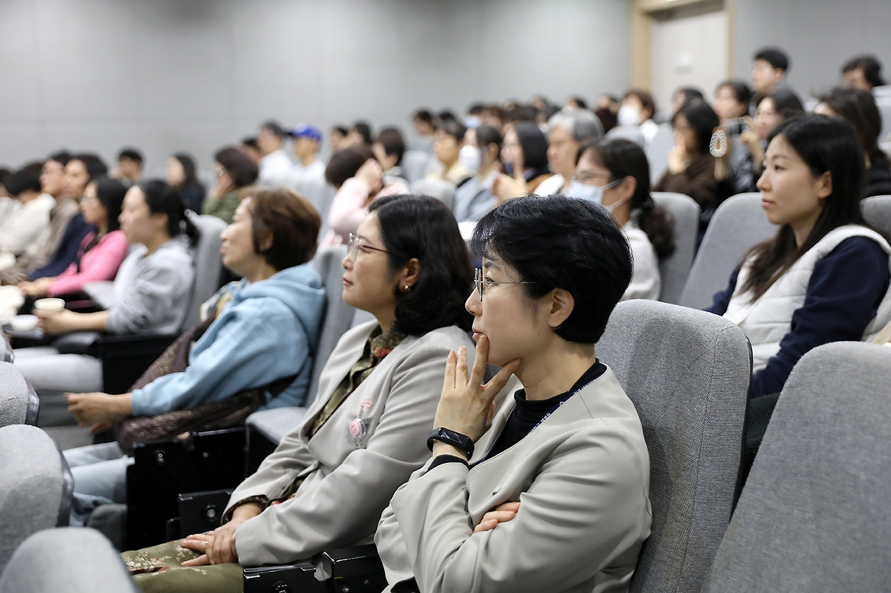 20251020_김경일 교수 특강7.jpg