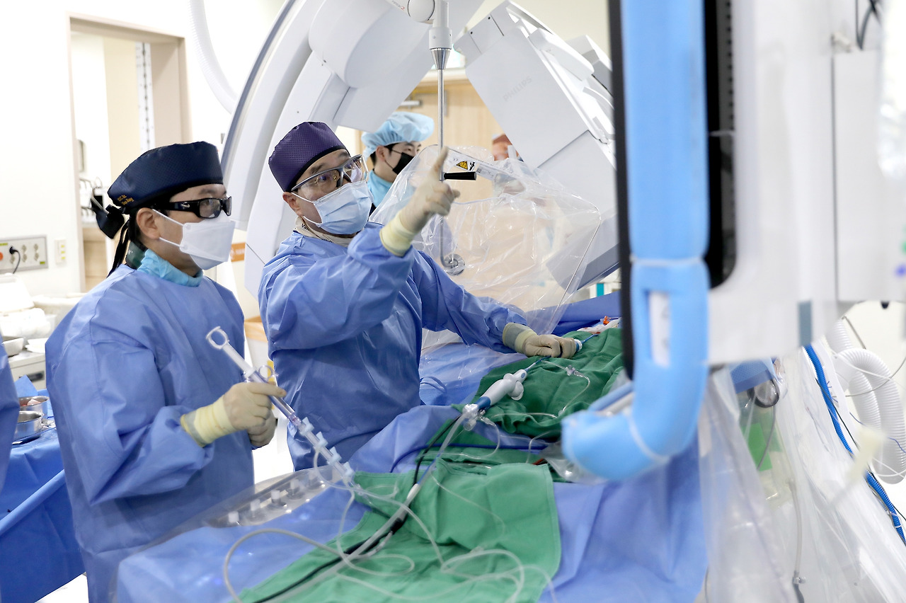 남궁준 교수, 냉각풍선절제술 첫 시행1.jpg