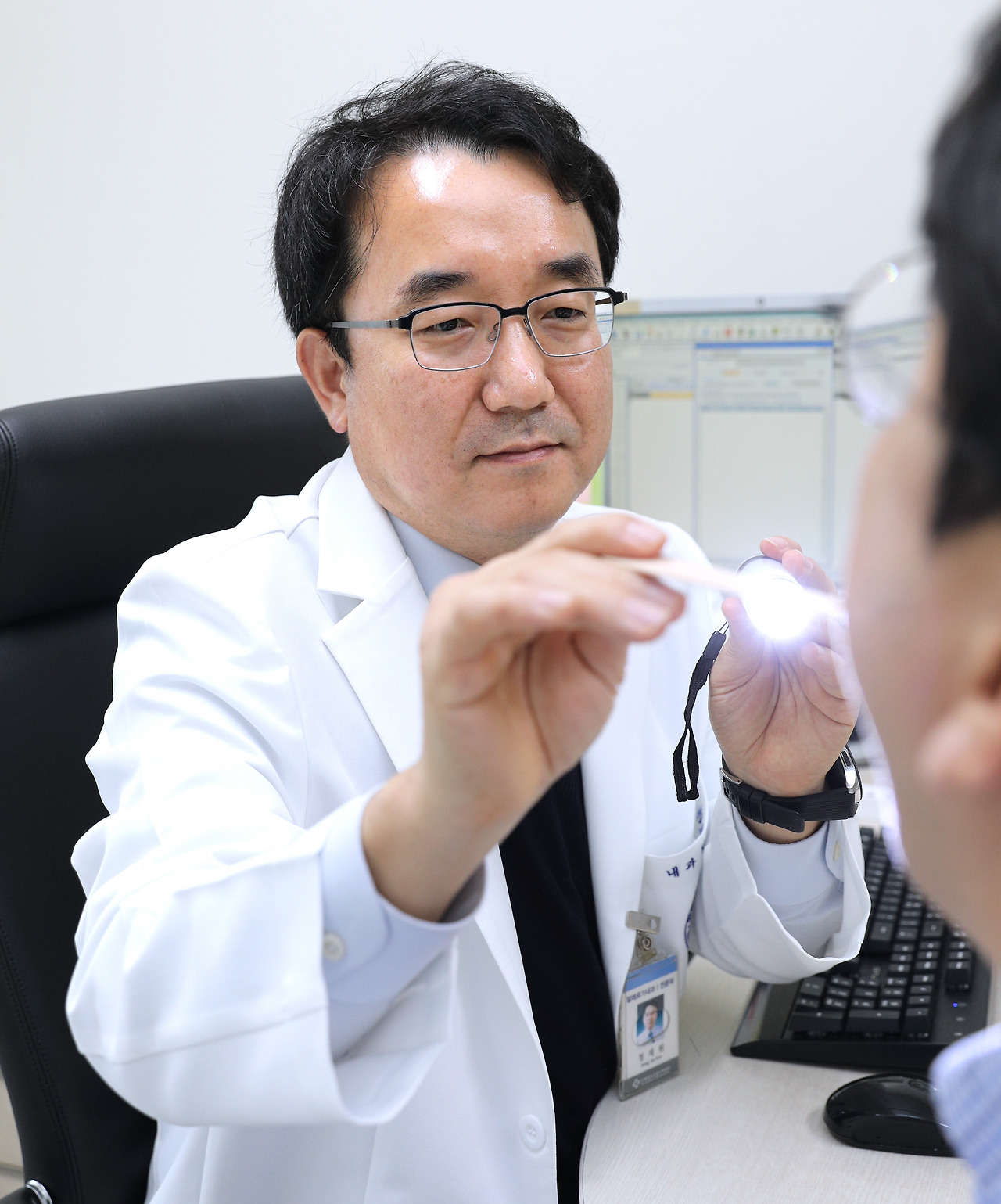 [사진]닥터뷰_정재원 교수_5 (4).jpg