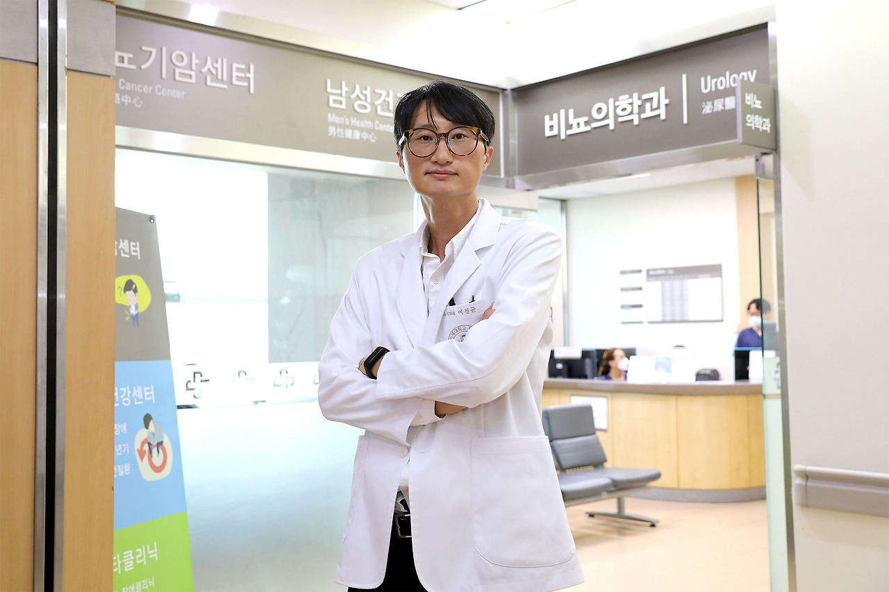 비뇨의학과 여정균 교수 이미지 사진4.jpg