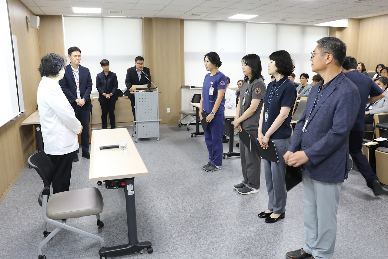 장기근속자 표창.jpg