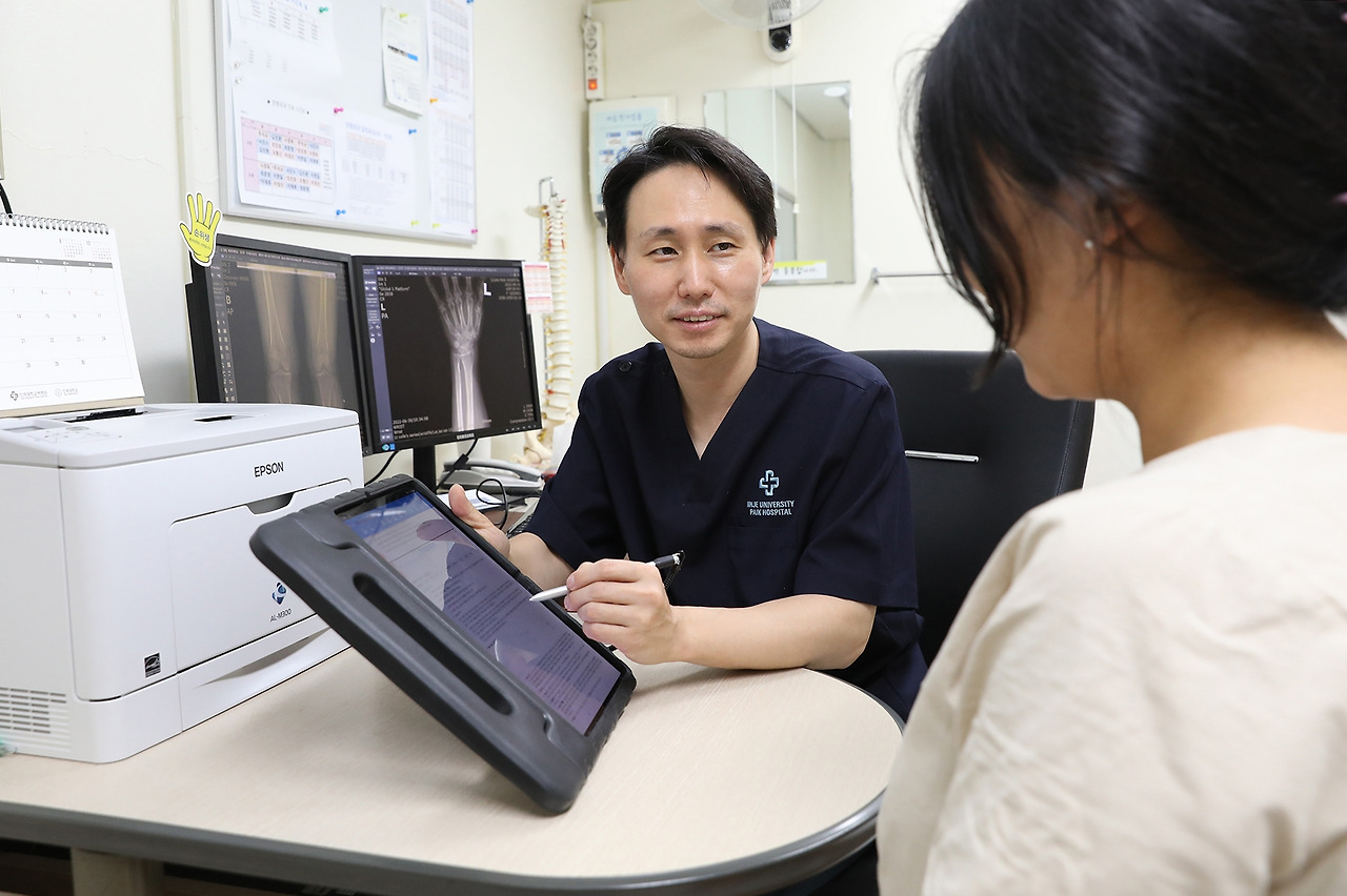 [사진] 일산백병원이 1000여 종의 서식을 디지털화하고, 9월 21일부터 전자동의서 시스템을 전면 시행한다..jpg