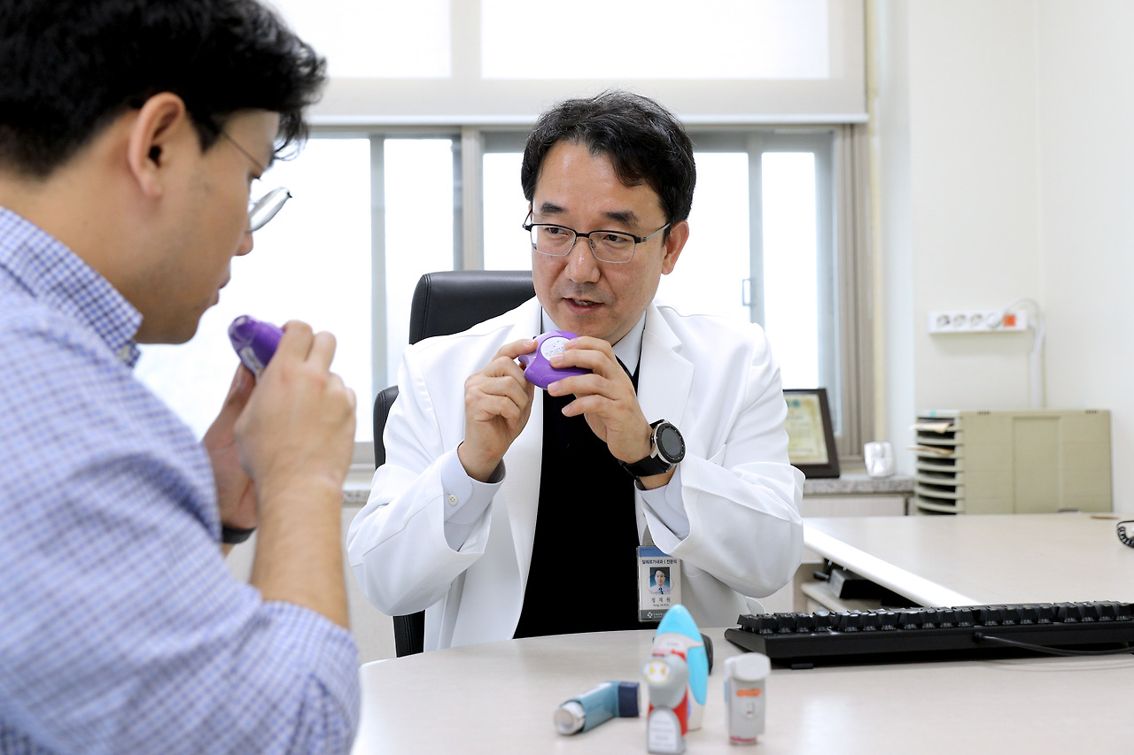 [사진]닥터뷰_정재원 교수_5 (5).jpg