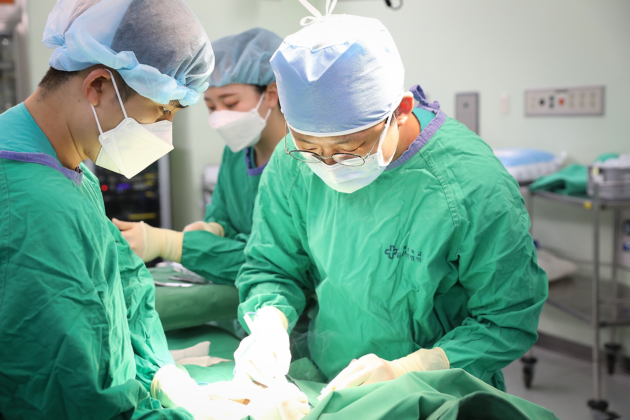 [사진]위암 수술 이미지 사진.jpg