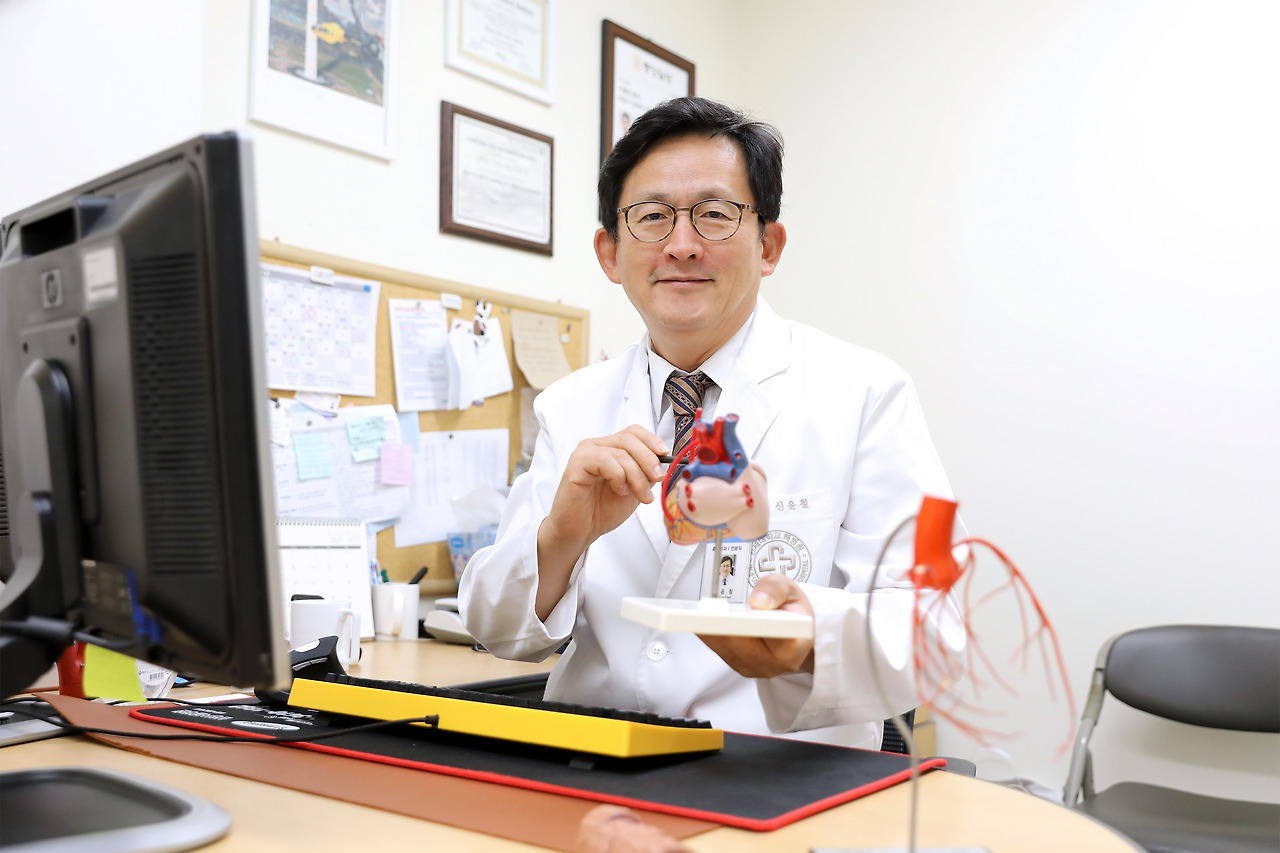 [사진]명의_흉부외과 신윤철 교수_6.jpg